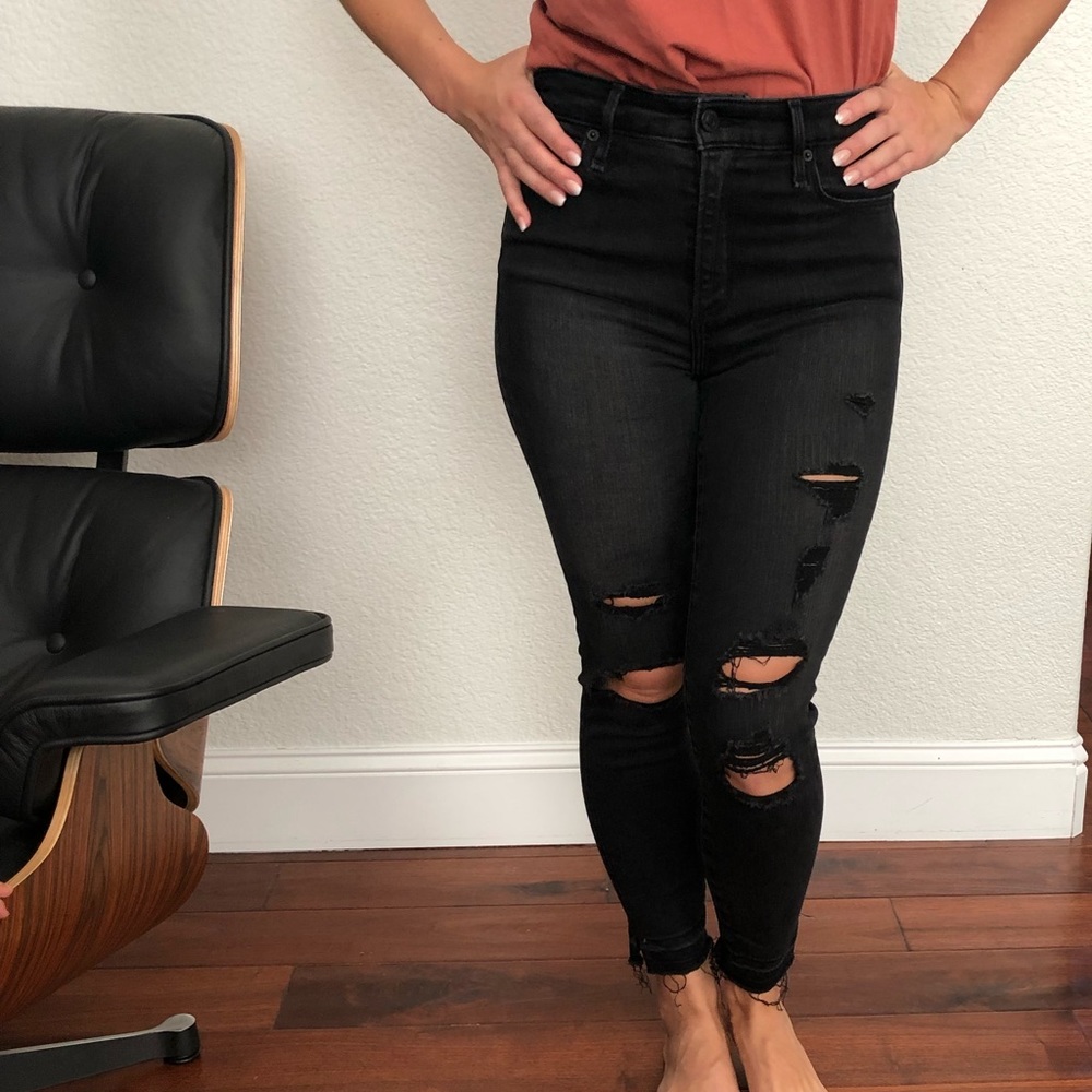Abercrombie High Rise Black Destroyed Jeans s 0s